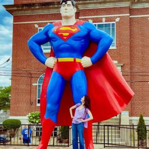 Bitsie Tulloch habla de la Muerte de Superman, James Gunn y el elenco de “Superman & Lois”